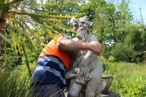 Moving a garden statue