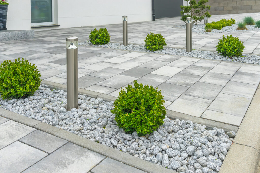 Boxwood,At,The,House,Entrance Paving a new build house in Llandudno